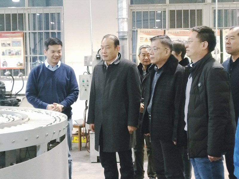 西安市政府领导莅临金年会带来节日问候 西安市政府领导莅临金年会带来节日问候