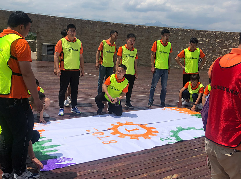 生日快乐,走一个!金年会机械给员工寿星来一场惊喜生日派对 生日快乐,走一个!金年会机械给员工寿星来一场惊喜生日派对